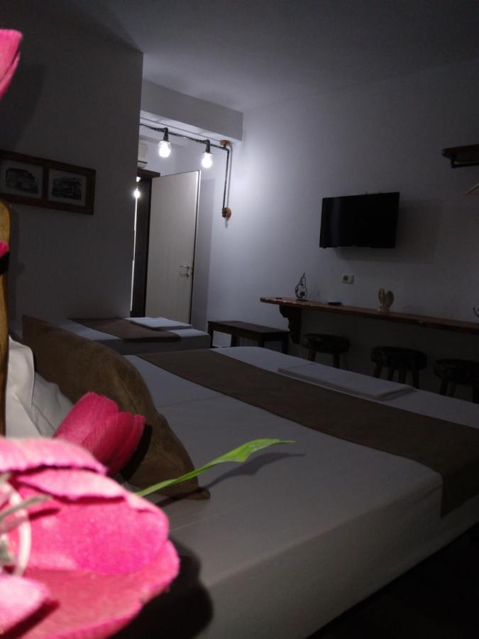 Hotel Omer Берат Екстер'єр фото