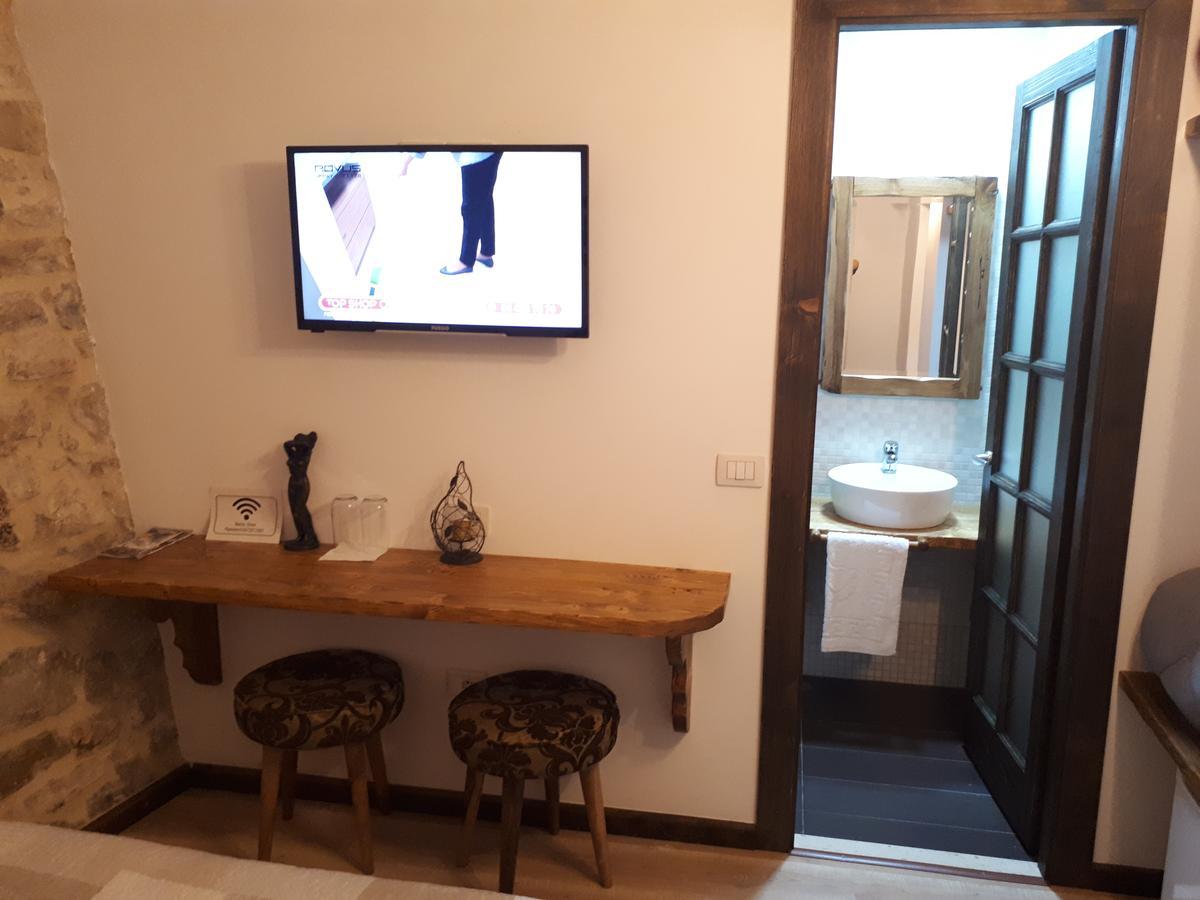 Hotel Omer Берат Екстер'єр фото