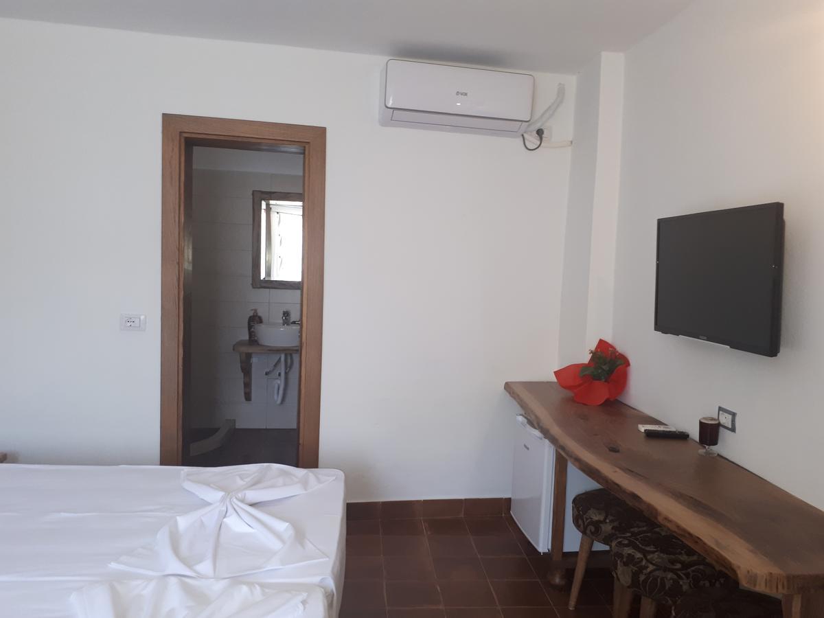 Hotel Omer Берат Екстер'єр фото