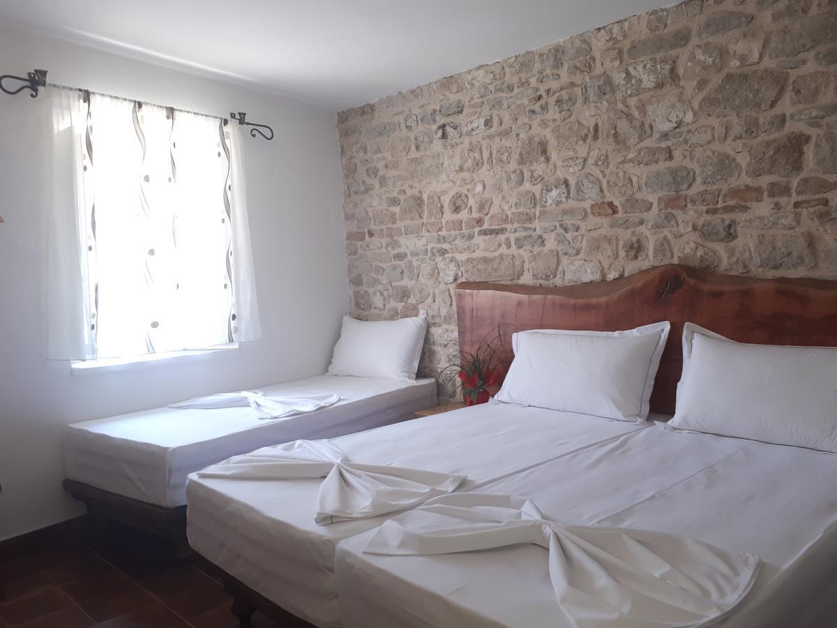 Hotel Omer Берат Екстер'єр фото