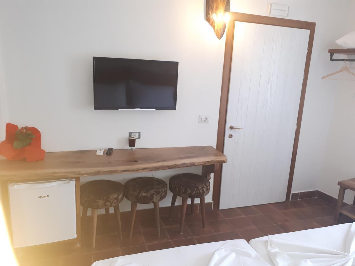 Hotel Omer Берат Екстер'єр фото